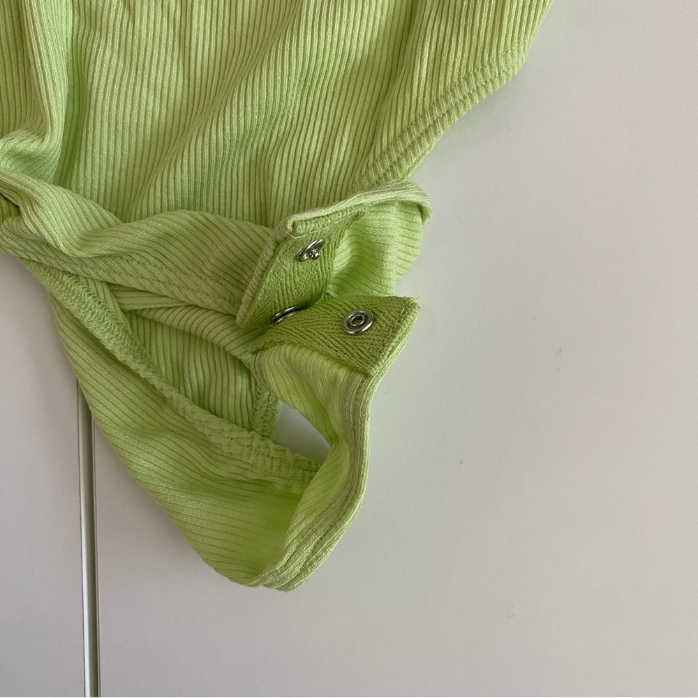 Lulu's Ribbed Bodysuit - Picture 3 of 5
